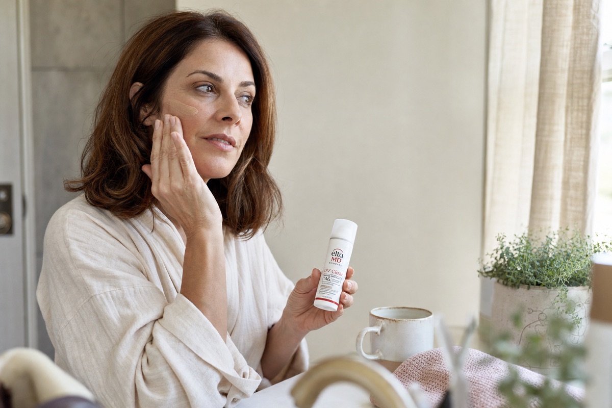 How to Fade Dark Spots After 40: An 8-Week Protocol for 2026